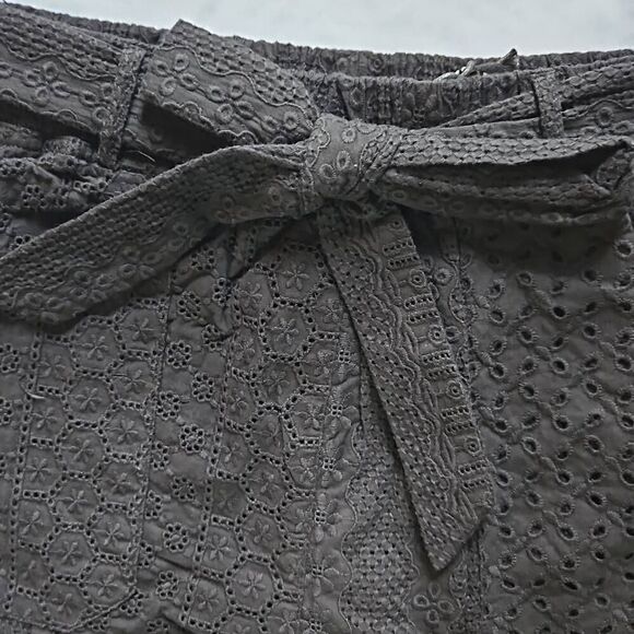 Blank NYC Legend Pull-on Belted Lined Eyelet Shorts Black Medium - Picture 3 of 9